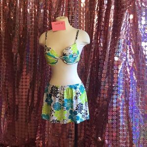 MAIDENFORM swim suit with underwire top, skirt type bottoms